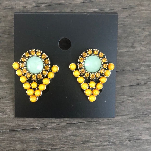 Modcloth Just Gotta Tri Earrings in Mustard - Picture 2 of 4